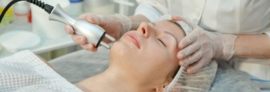 Procedemento de rexuvenecemento da pel facial con láser fraccionado